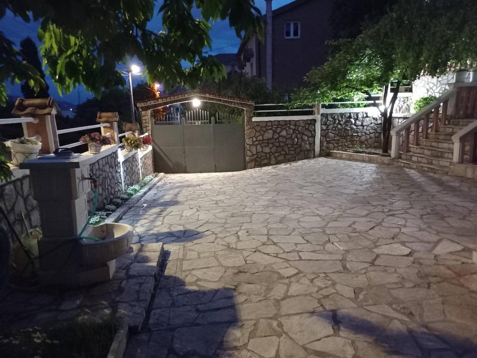 Apartmani Breze Подгориця Екстер'єр фото