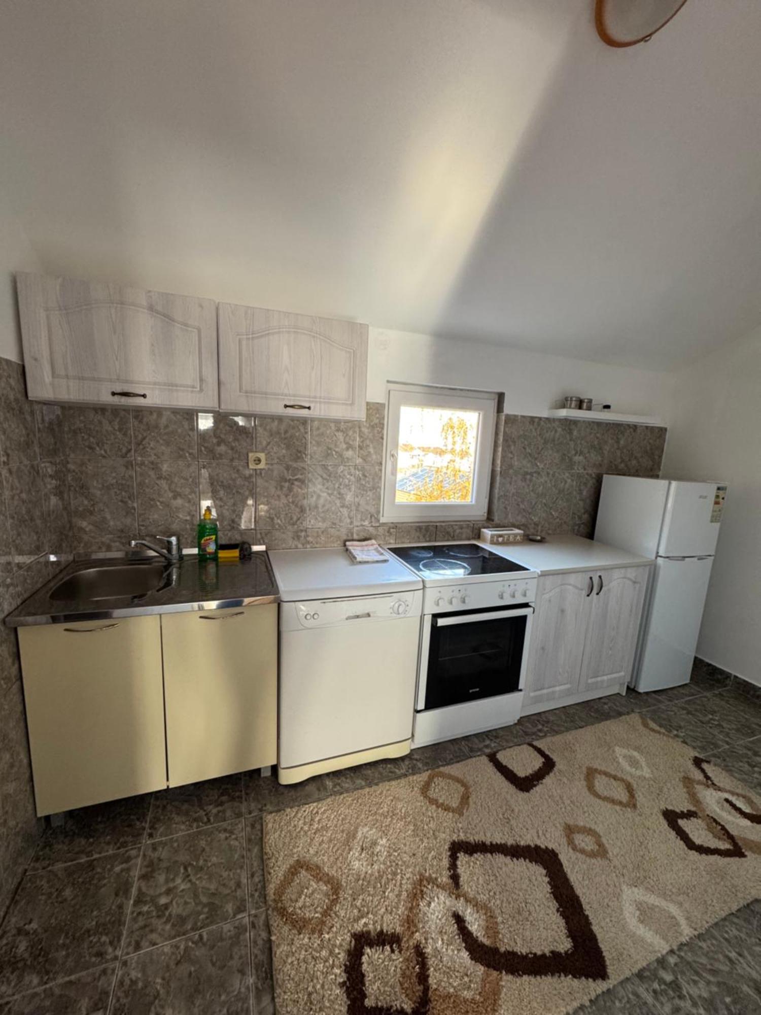 Apartmani Breze Подгориця Екстер'єр фото